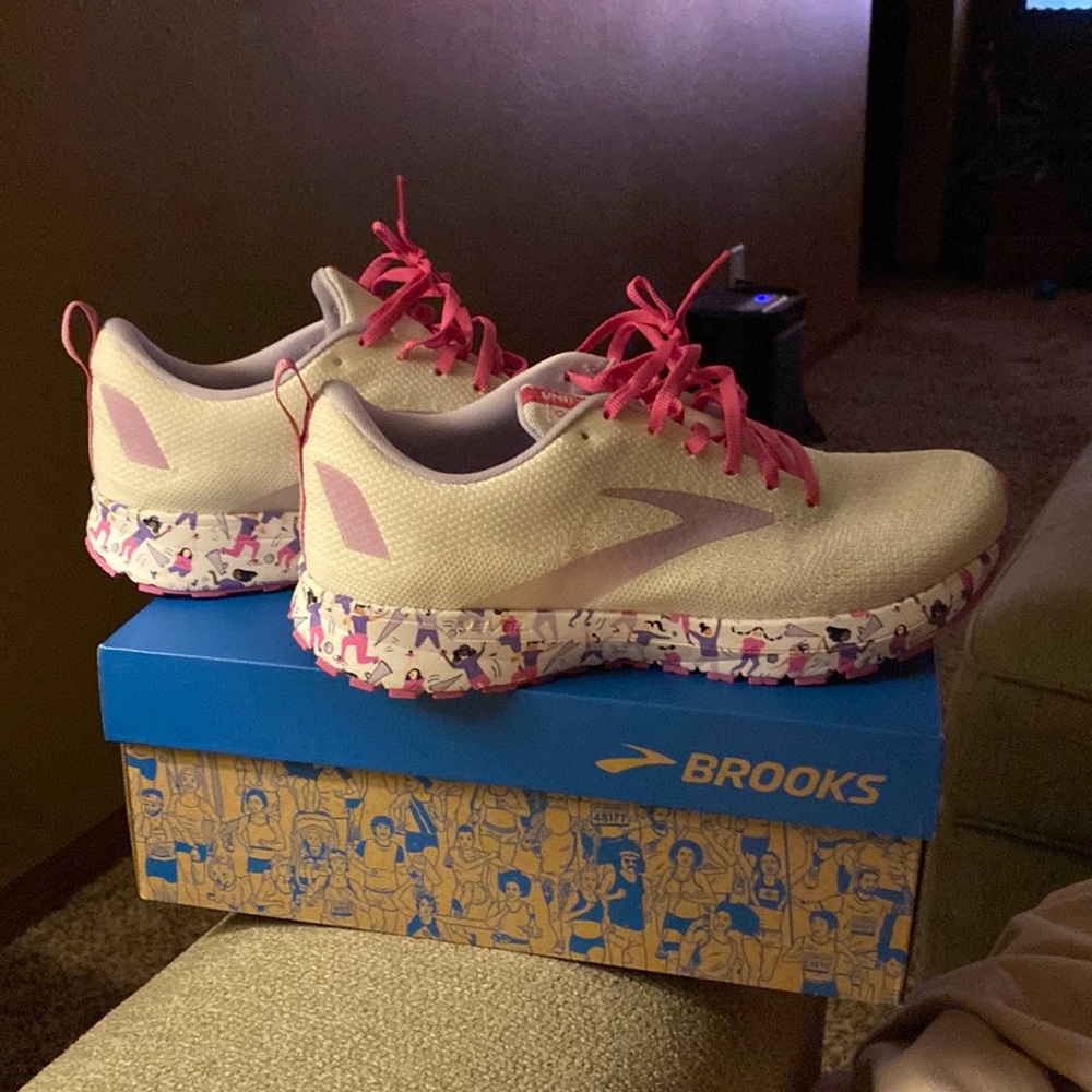 Brooks Revel 4. Size 10